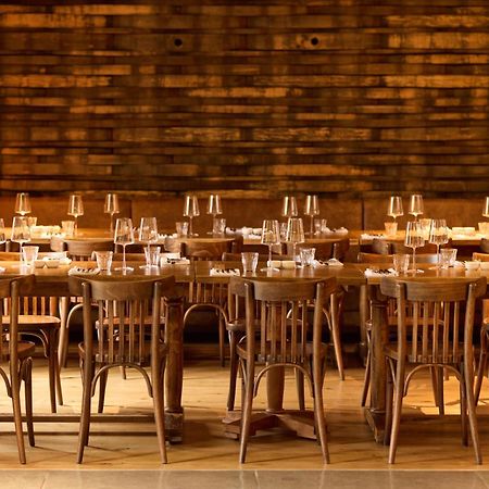 ホテル The Harcourt Arms Stanton Harcourt エクステリア 写真 Interior of the restaurant